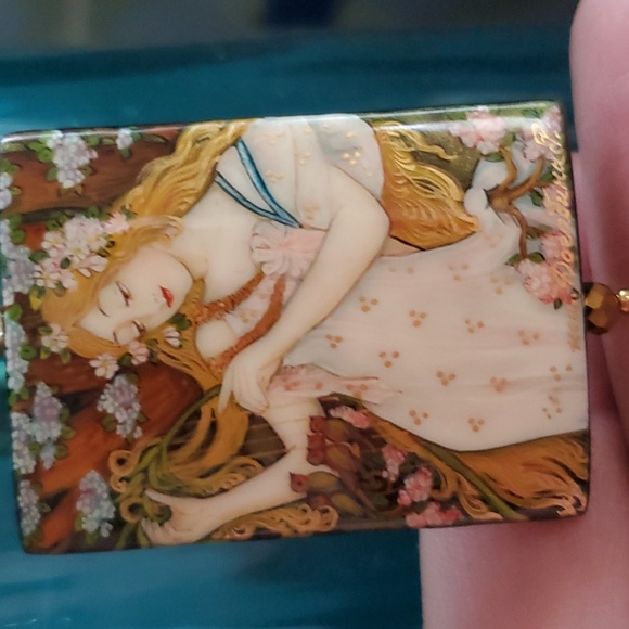 AKR Amy Kahn Russell NWT necklace beautiful art nouveau godess - Picture 1 of 7